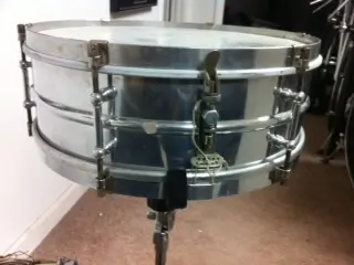 L+S aluminum snare drum