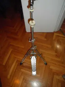 unknown bd pedal and hh stand