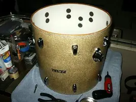 Pictures of my 60's Pearl tom, complete!
