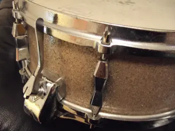 Can anyone here identify this snare drum?