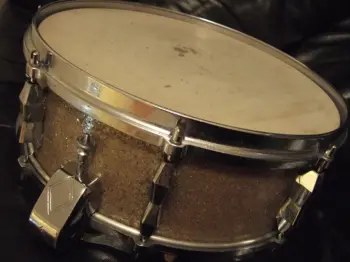 Can anyone here identify this snare drum?