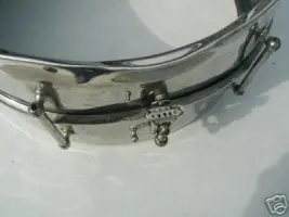 Ludwig &amp; Ludwig 6 1/2 X 14 Brass 6-tube lug snare.  Please help identify