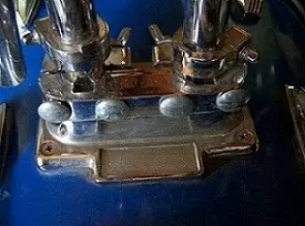 Is this a Pearl Export?  Ludwig clone lugs?
