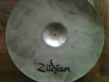 Zildjian Earth Ride with weird logo on bottom