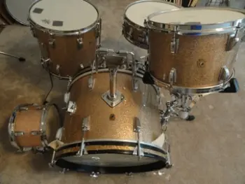 Selling 60s Downbeat Ludwig set with 4x14 snare champagne