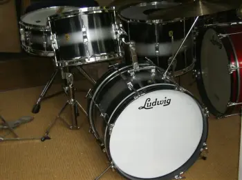 lefty drummer; Ludwig rails?