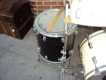 Slingerland?? you guess