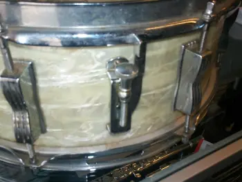 WTB: Ludwig P-83 Bottom Half