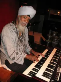 The magic of the B-3 Hammond.  Dr. Lonnie Smith