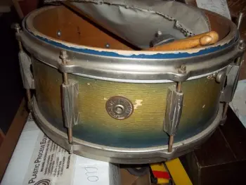 I think I got a Gretsch Snare....I think...