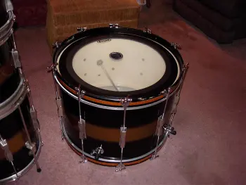 1960's bass drum leg question