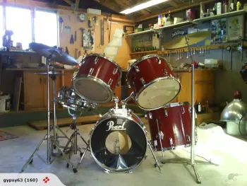 Pearl wood-fiberglass kit with 18&quot; BD