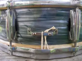 1940's blue pearl 8 lug gretsch snare????