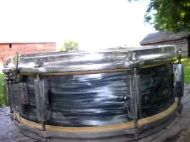 1940's blue pearl 8 lug gretsch snare????