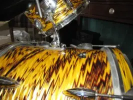 Yamaha vintage snare, yellow oyster? tiger?