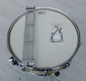 Rogers 1962 Pre-badge Dynasonic snare question