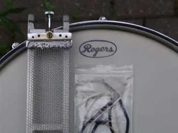 Rogers 1962 Pre-badge Dynasonic snare question
