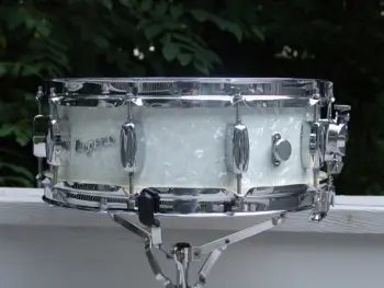 Rogers 1962 Pre-badge Dynasonic snare question
