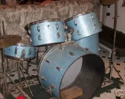 Any ideas on this set...
