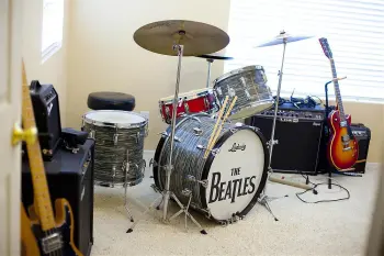 Update on my Blue Oyster Pearl &quot;Ringo-ish&quot; Kit