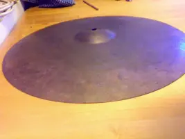 Yet another cymbal that needs identifying
