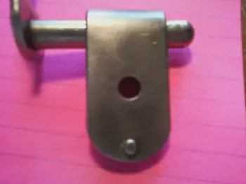 Something missing in this rail mount?