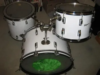 Need help identifying my Rogers drumkit!