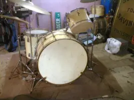 Tons of drum stuff