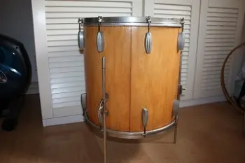 Intro 4 newbie with 2 vintage kits