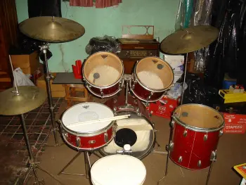 Hi! New here and looking for advice on a 1965 Slingerland kit