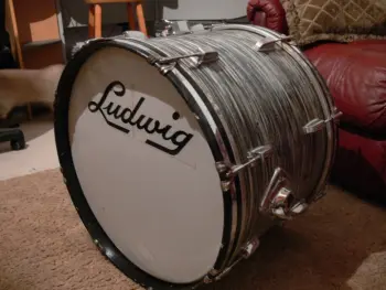 I am a guitarist surrounded by drummers...Help, found Vintage Ludwig Kit