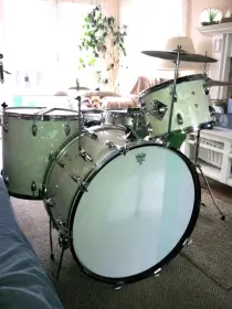 Rogers vs Gretsch vintage drums