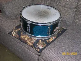 ID for an old Ludwig Snare, please?