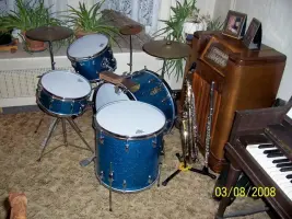 Any ideas on this set...