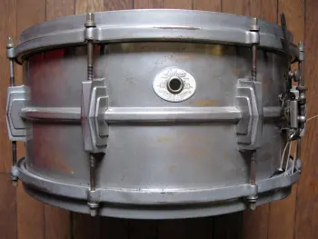 Snare identity help...NOB Silver Anniversary? Year?