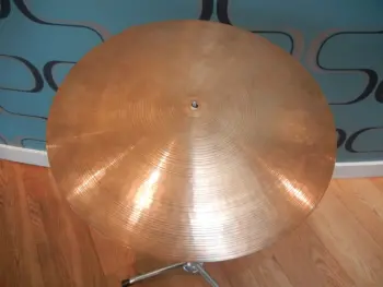 20&quot; Paiste 2002 flat ride.