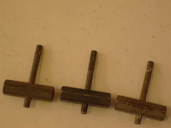 3 Ludwig/Slingerland/Gretsch wrenches for 60's rail mounts..