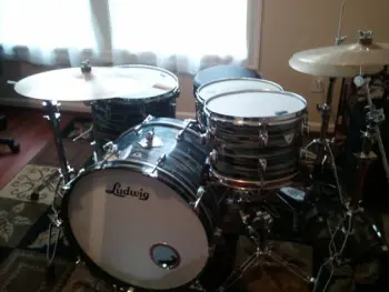1971 Ludwig Standard Drum Set in Blue Strata