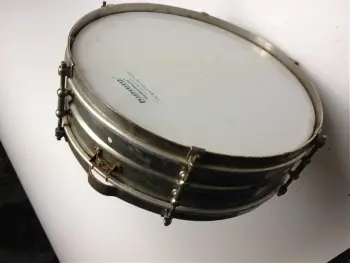 Help Identify Old Ludwig Weather Master snare?