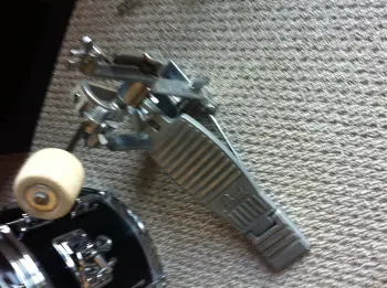 New Member, Need help identifying a drum kit