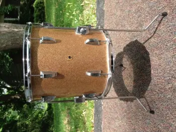 1960's Ludwig 14&quot;x14&quot; floor tom in champagne sparkle, excellent condition