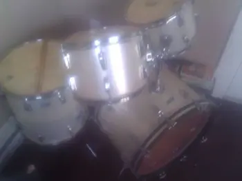 Are these early or late 70's Ludwigs?
