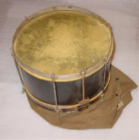 Vintage Leedy snare? Help needed with identification.