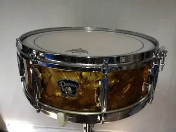 Yamaha late '60s D-20 lugs