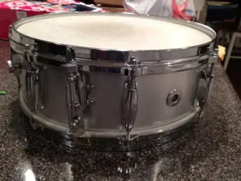 Vintage Gretchen snare - no badge?