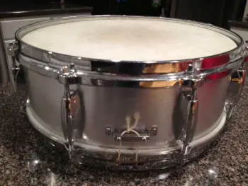 Vintage Gretchen snare - no badge?