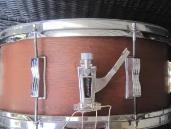 Nice LUDWIG Snare find..! But need input