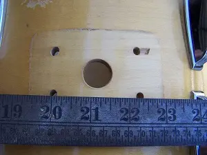 Help needed with tom mounting hole ID