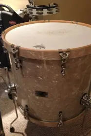 Pics 20&quot; floor tom to Bass conversion
