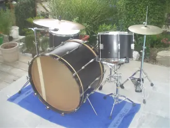 Made out of old Drumparts;-)